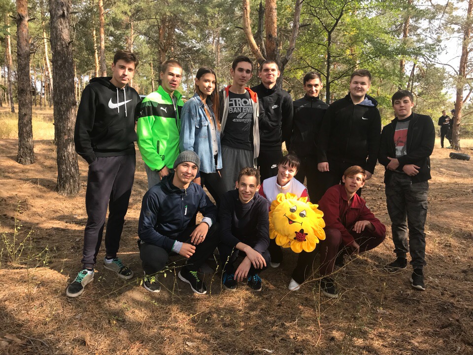 Студенты третьего курса специальности Электрические станции, сети и системы отправились в лес за приключениями и выработкой командного духа!
