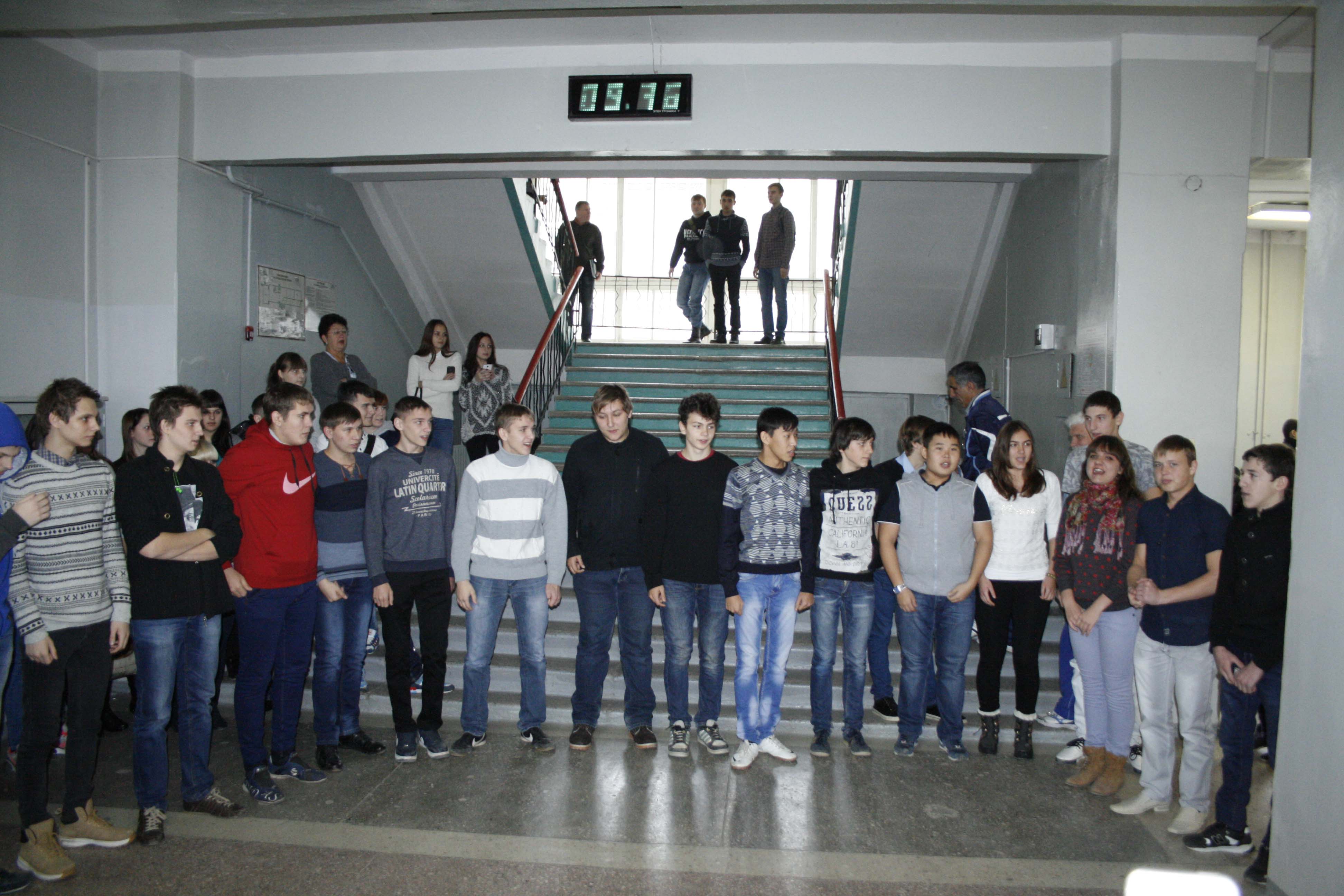Международный день студентов  Волгоградский энергетический  колледж встретил конкурсом флэшмобов «Живут студенты весело!»