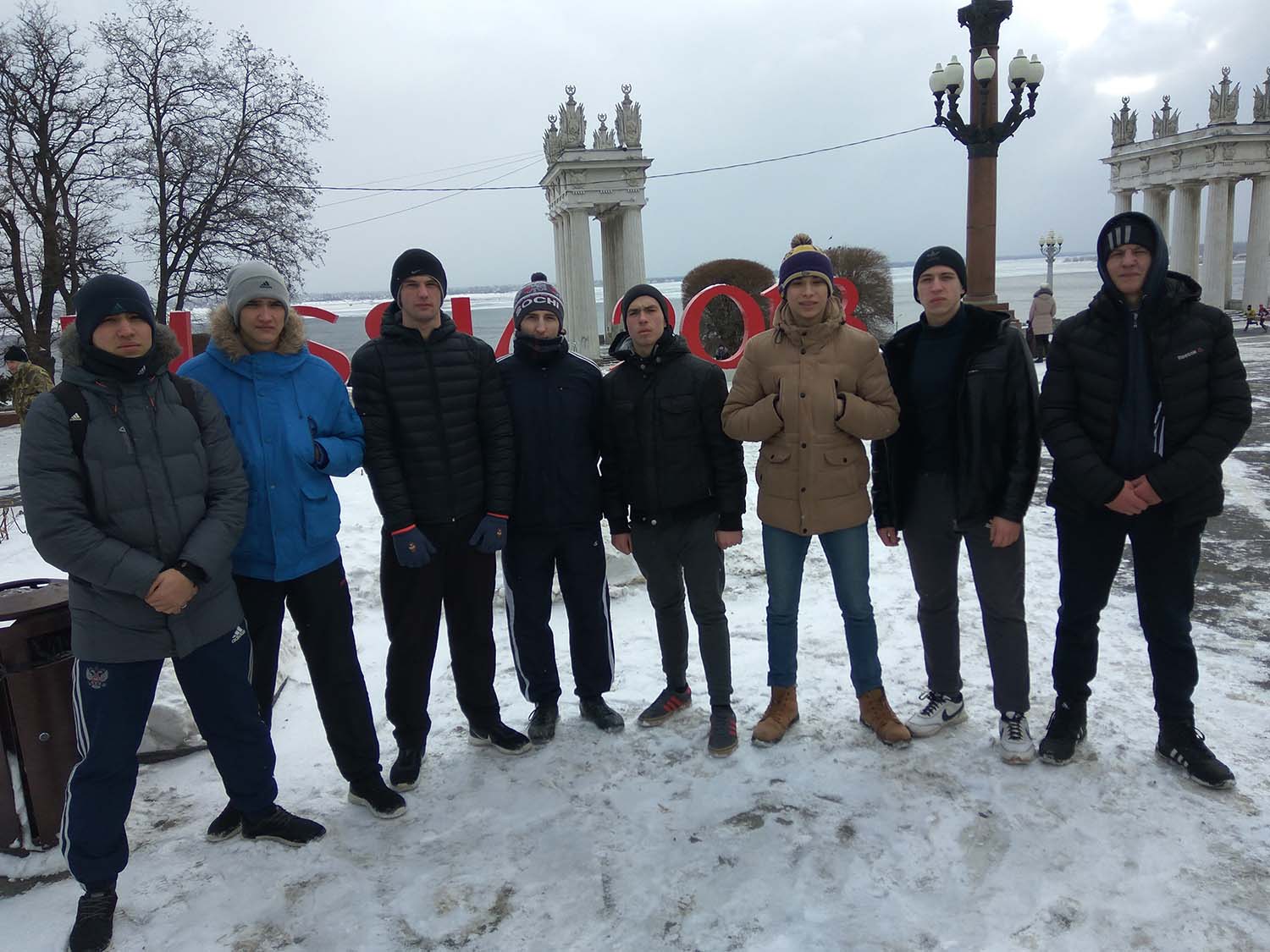 Студенты Волгоградского энергетического колледжа участием во Всероссийском легкоатлетическом пробеге отдали дань памяти и уважения участникам Сталинградской битвы
