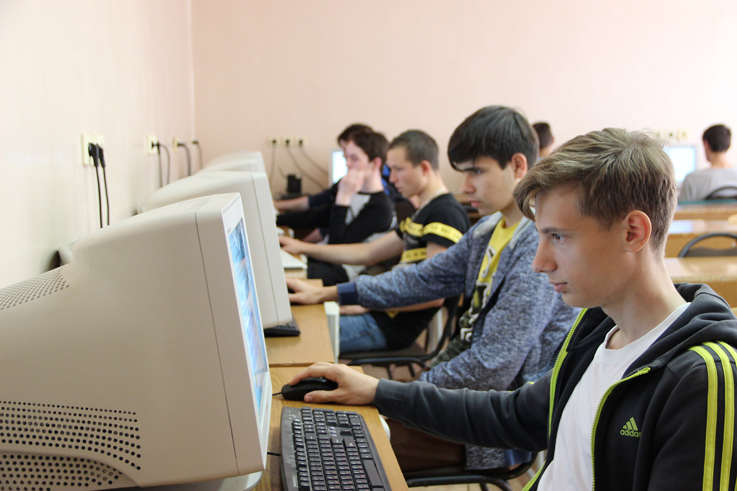 В Волгоградском энергетическом колледже тестированием студентов успешно завершилась информационная компания, проводимая в рамках Всероссийской акции «СТОП ВИЧ/СПИД»
