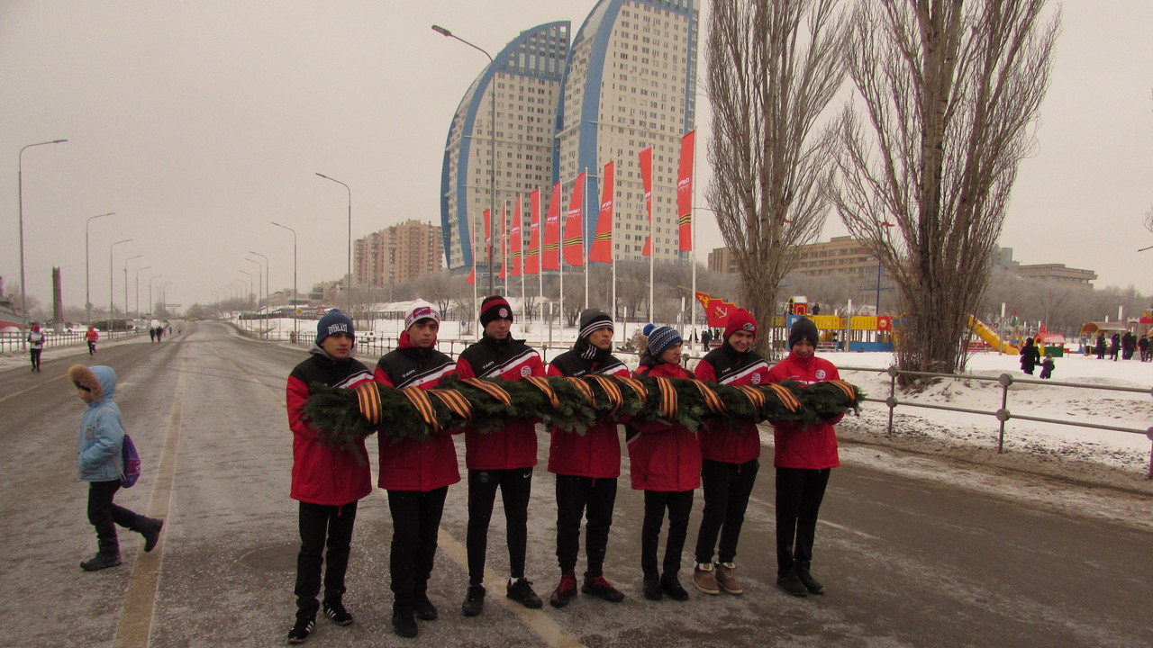 Студенты Волгоградского энергетического колледжа участием во Всероссийском легкоатлетическом пробеге отдали дань памяти и уважения участникам Сталинградской битвы