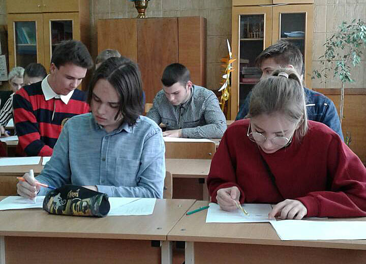 Студенты первого курса Волгоградского энергетического колледжа приняли участие в IV Региональной олимпиаде по обществознанию