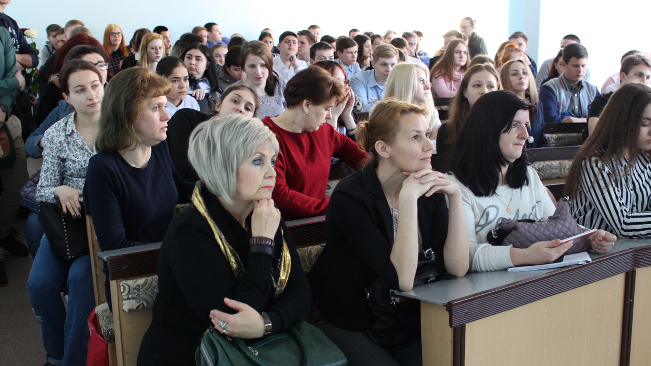 Команда студентов ВЭК ярко выступила на региональной олимпиаде по дисциплине «Иностранный язык» среди студентов профессиональных образовательных организаций Волгоградской области