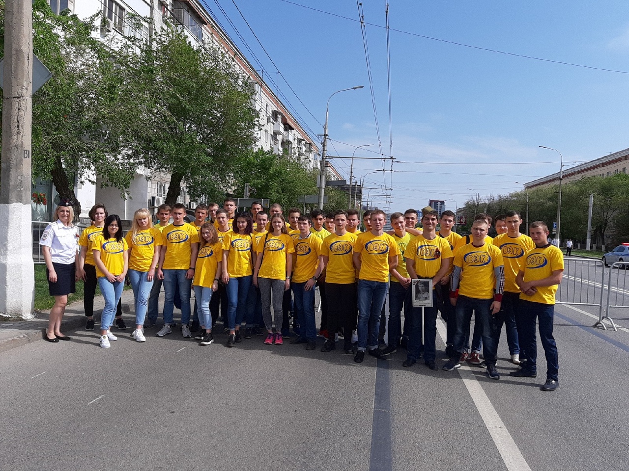 Студенты Волгоградского энергетического колледжа приняли участие в проведении акции «Бессмертный полк»