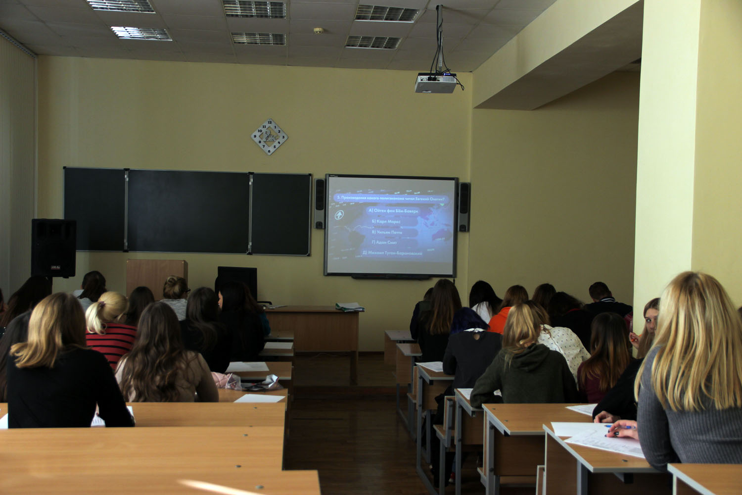 Студенты ВЭК приняли участие во Всероссийском экономическом диктанте