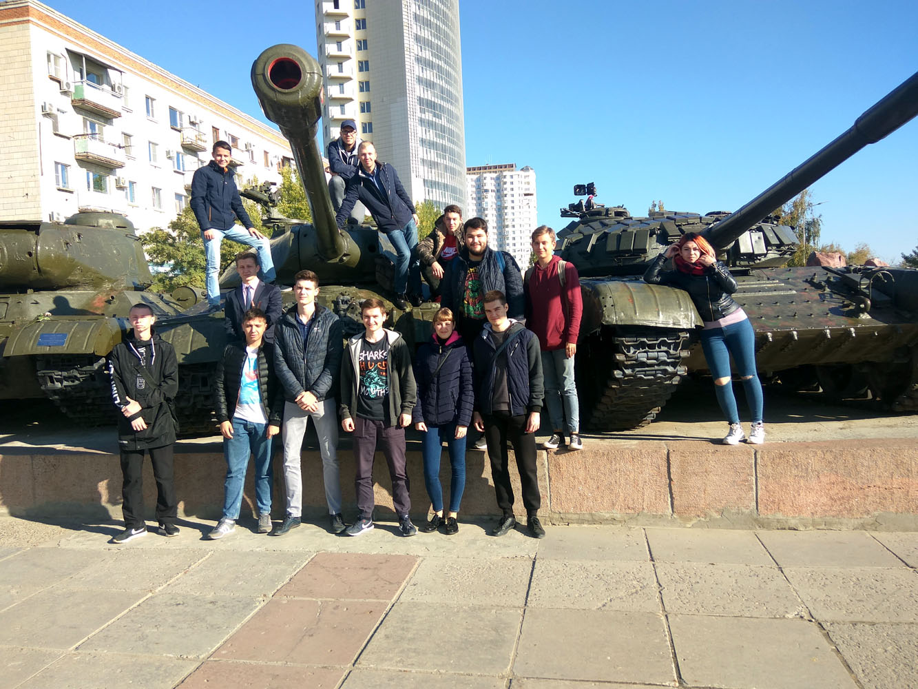 Студенты ВЭК приняли участие в торжественном старте осеннего призыва в Вооруженные силы РФ